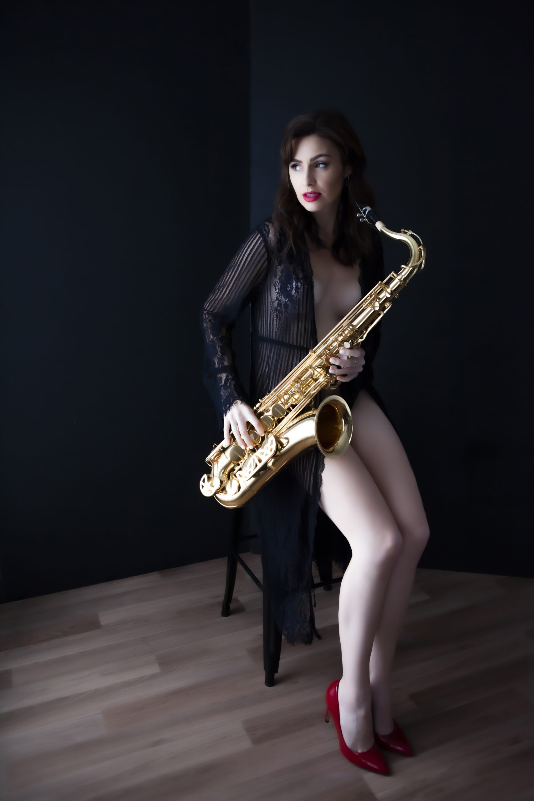 Boudoir shoot with saxophone
